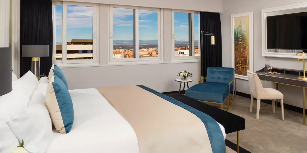 Castilla Level Suite