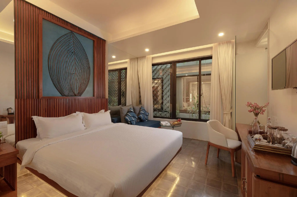 Deluxe Double room (full double bed)