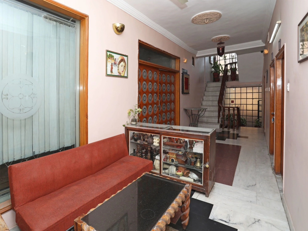 Lobby & Reception