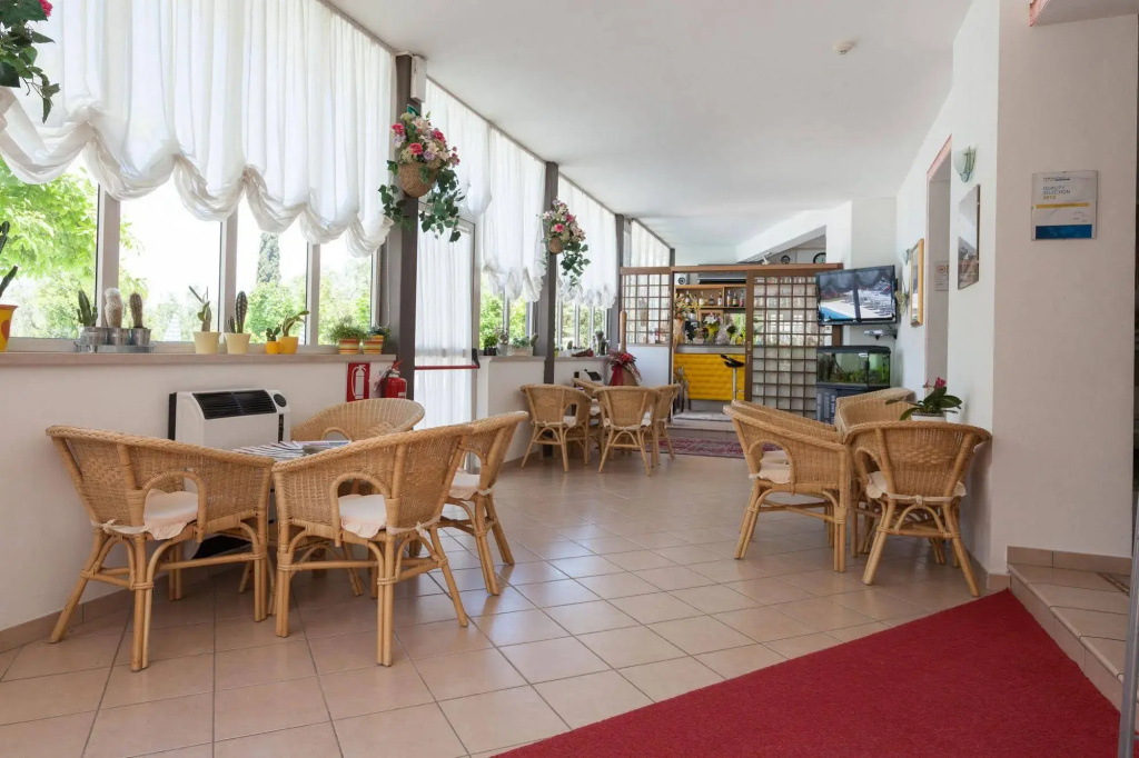 Hotel photo 12