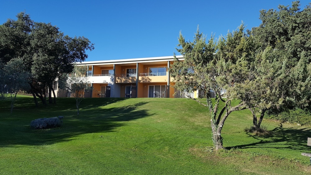 Voir la photo 1 — Golf & Résidence de Nîmes Vacquerolles