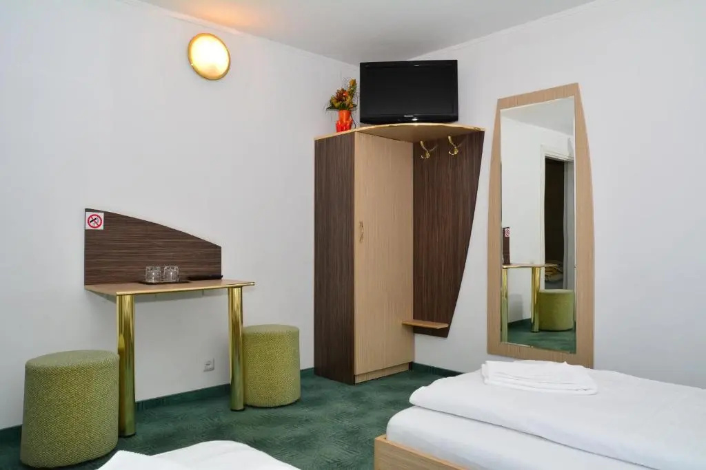 Standard Double room (twin beds)