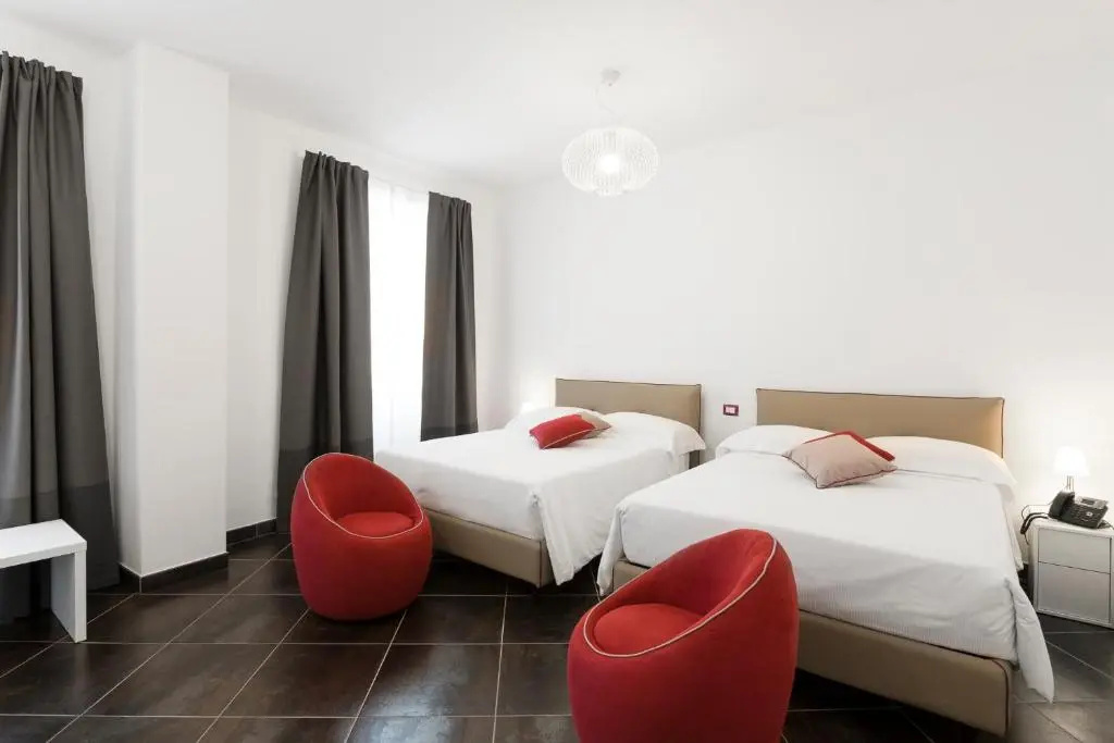 Double Suite (full double bed)