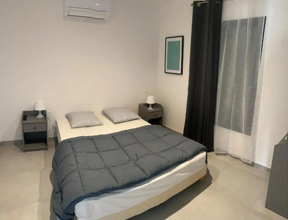 2 Bedrooms Apartment