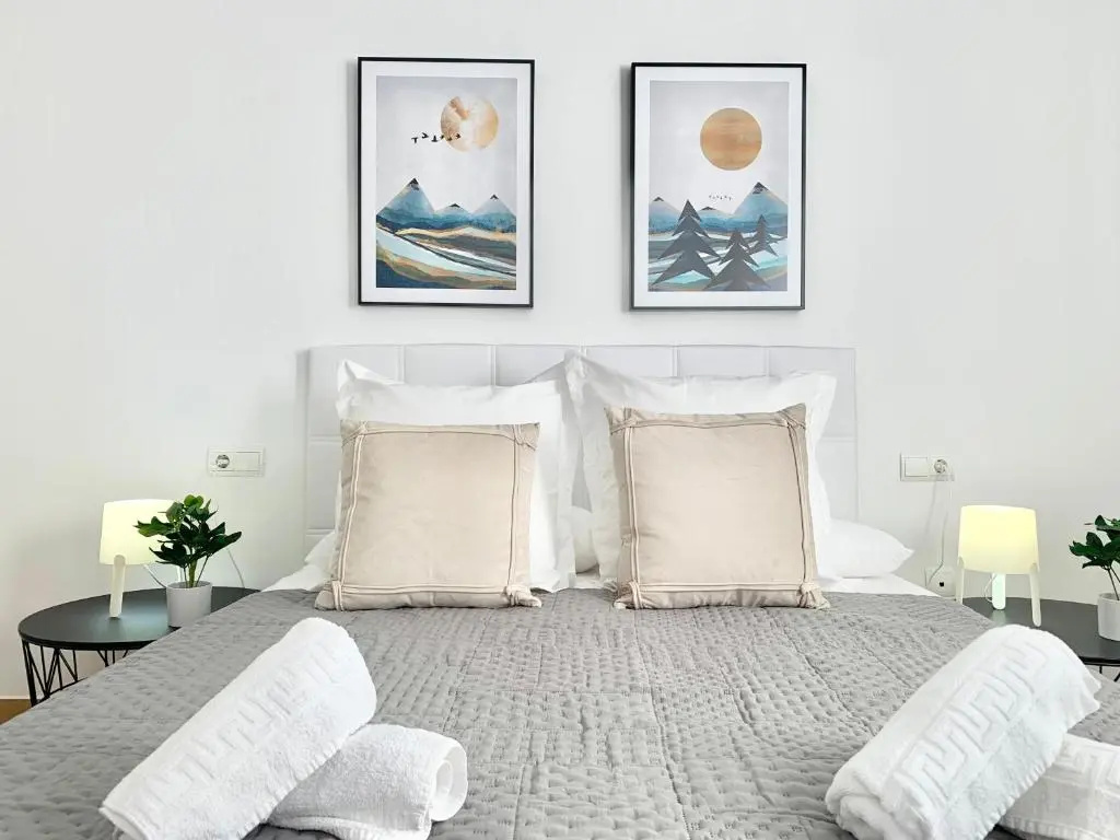 3 Bedrooms Apartment