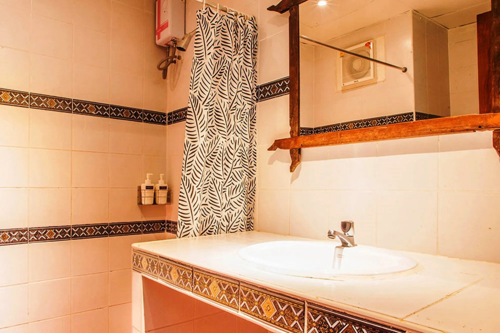 A Hotel Budget - Général