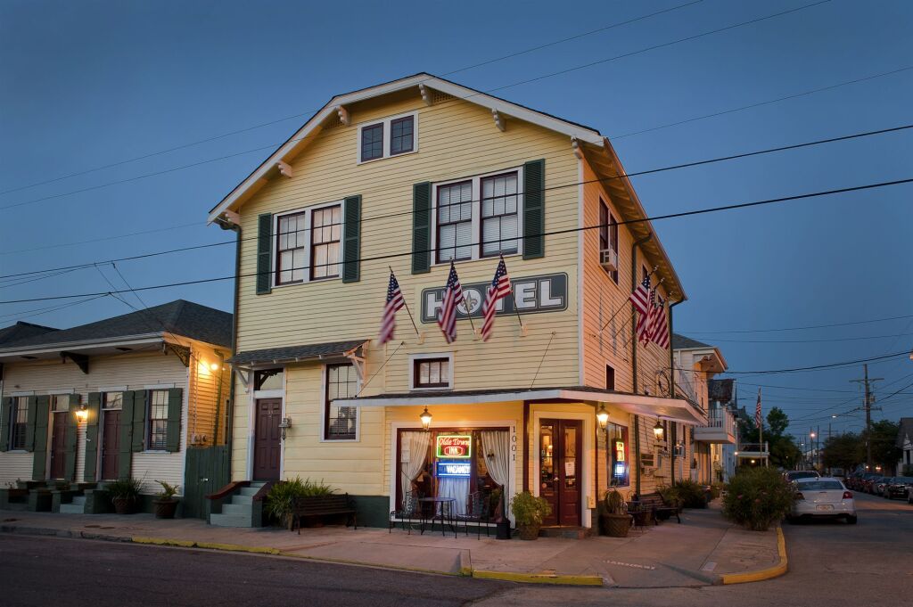 Historic Mardi Gras Inn by null