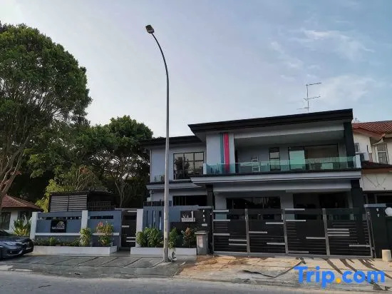 Hometel @ OneRiimba Pool | Private Pool | Karaoke