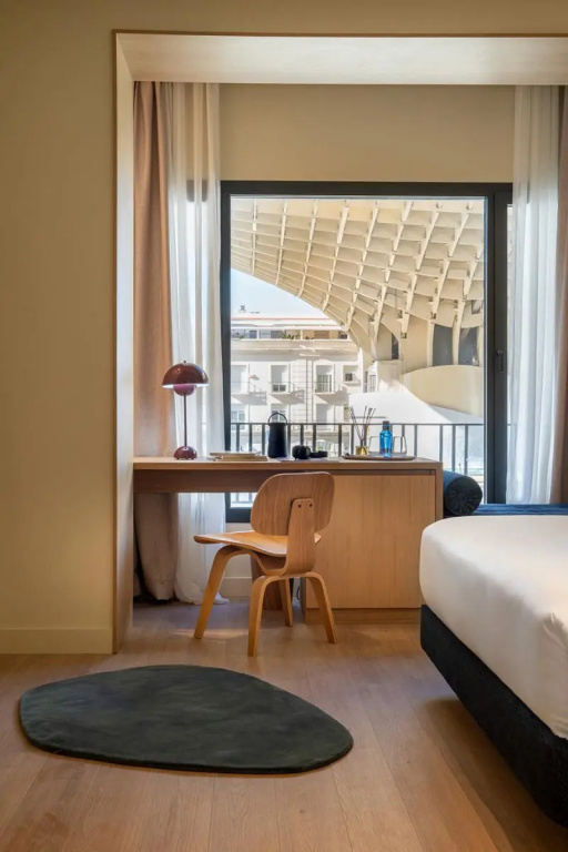Deluxe Double room with balcony (full double bed)