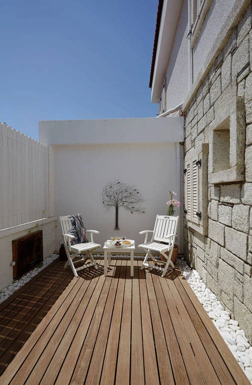 Balcony & Terrace