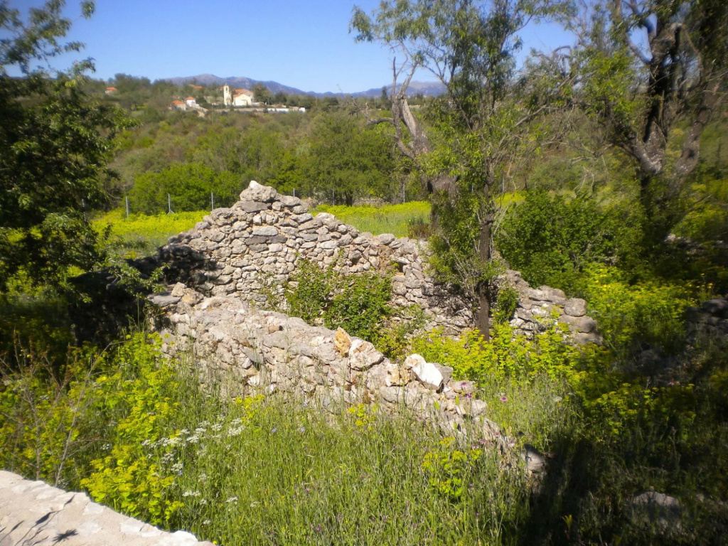 Holiday Home With Garden in Leonidio