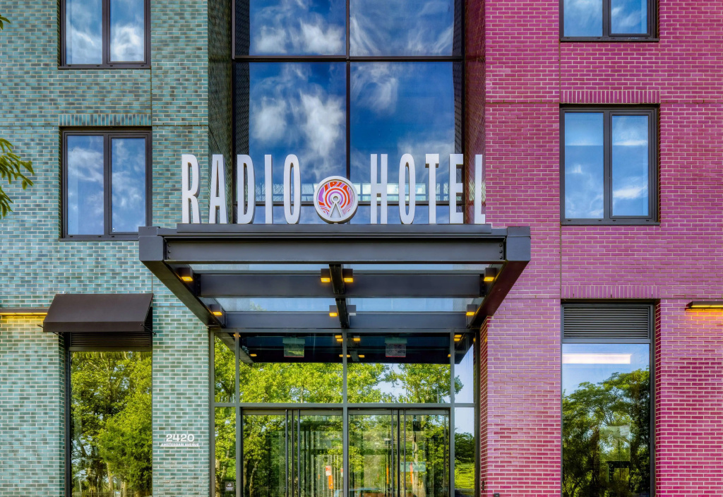Radio Hotel — фото