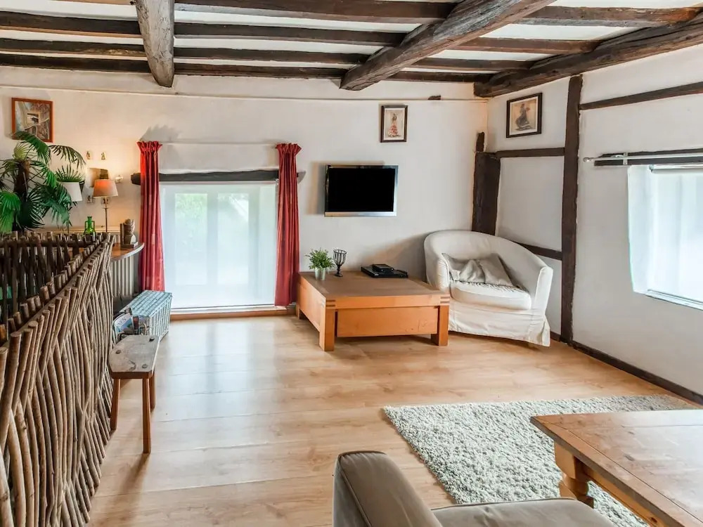 Characteristic Holiday Home in Cherain With Balcony - фото 6