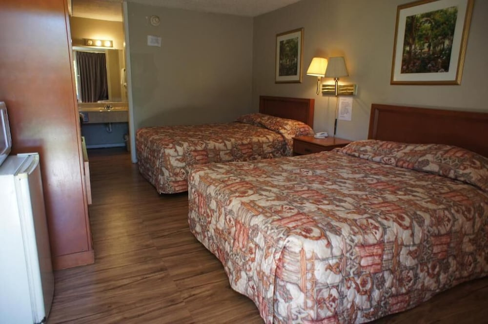 Economy Double room (full double bed)