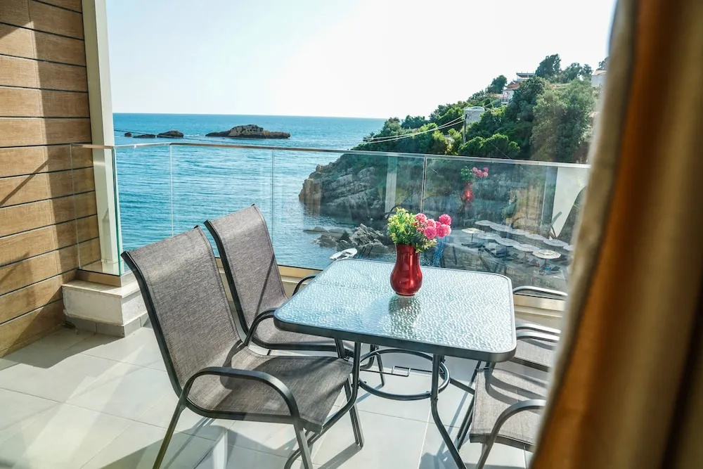 Balcony & Terrace