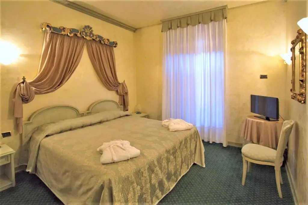 Colomba D'Oro Hotel - Chambres