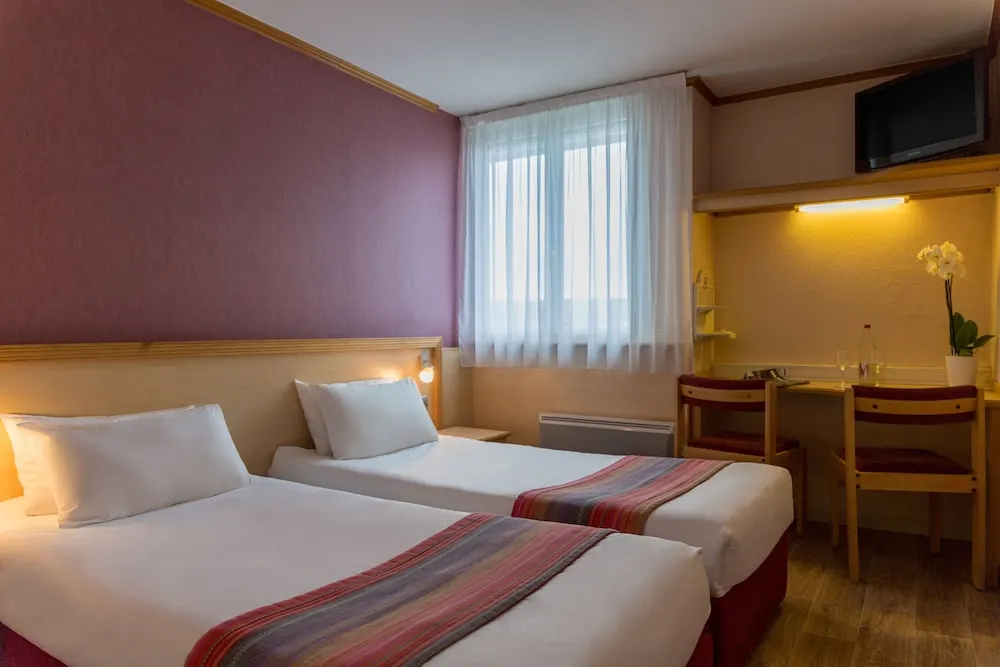 2 Bedrooms Standard Double room (full double bed)