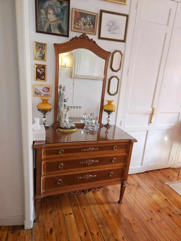 Room in Apartment - Beautiful and Large Room in The City Centre