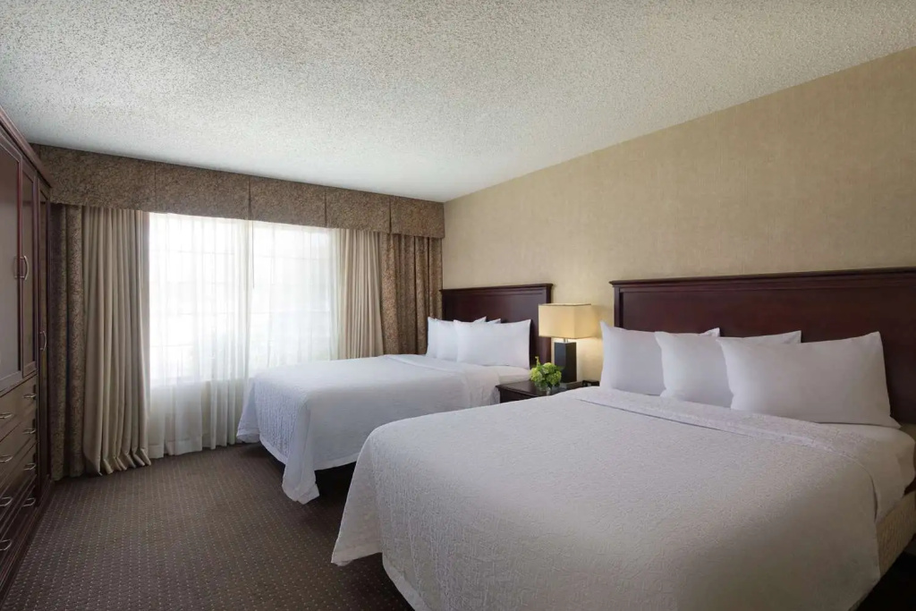 Standard Quadruple Suite
