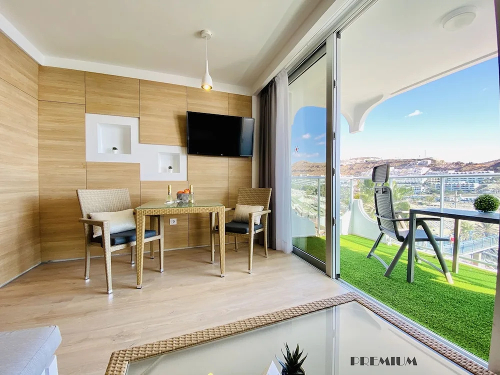 Premium Studio with balcony and with sea view