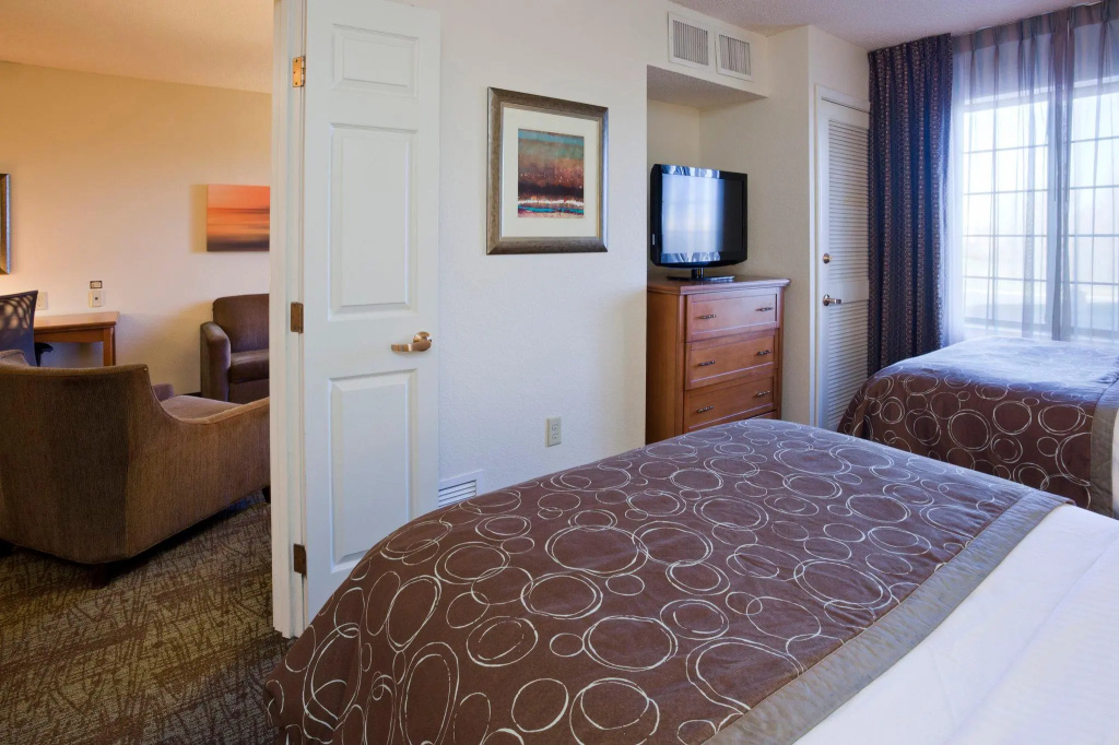 1 Bedroom Quadruple Suite