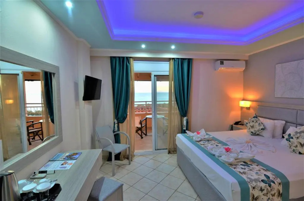 Standard Double room with sea view (full double bed)