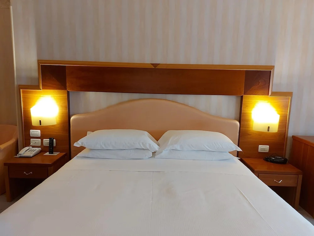 PHI Hotel Astoria - Chambres