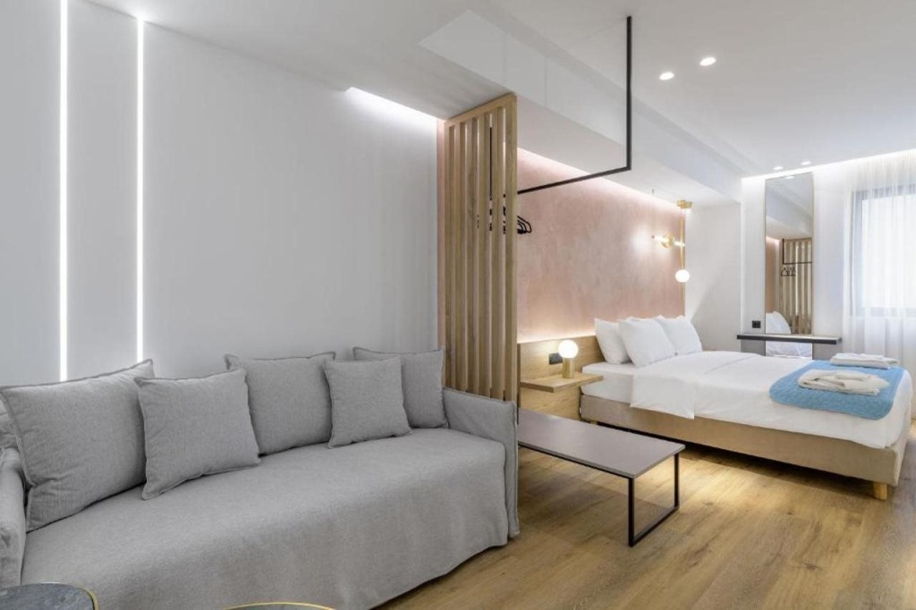 Acropolis Magenta — 5