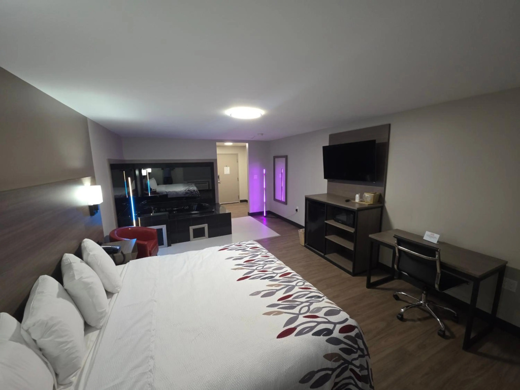 Red Roof Inn Sutton — 4