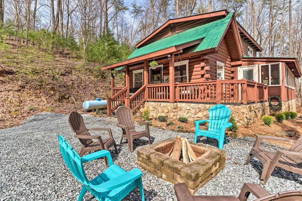 Stunning Ellijay Cabin w/ Community Amenities