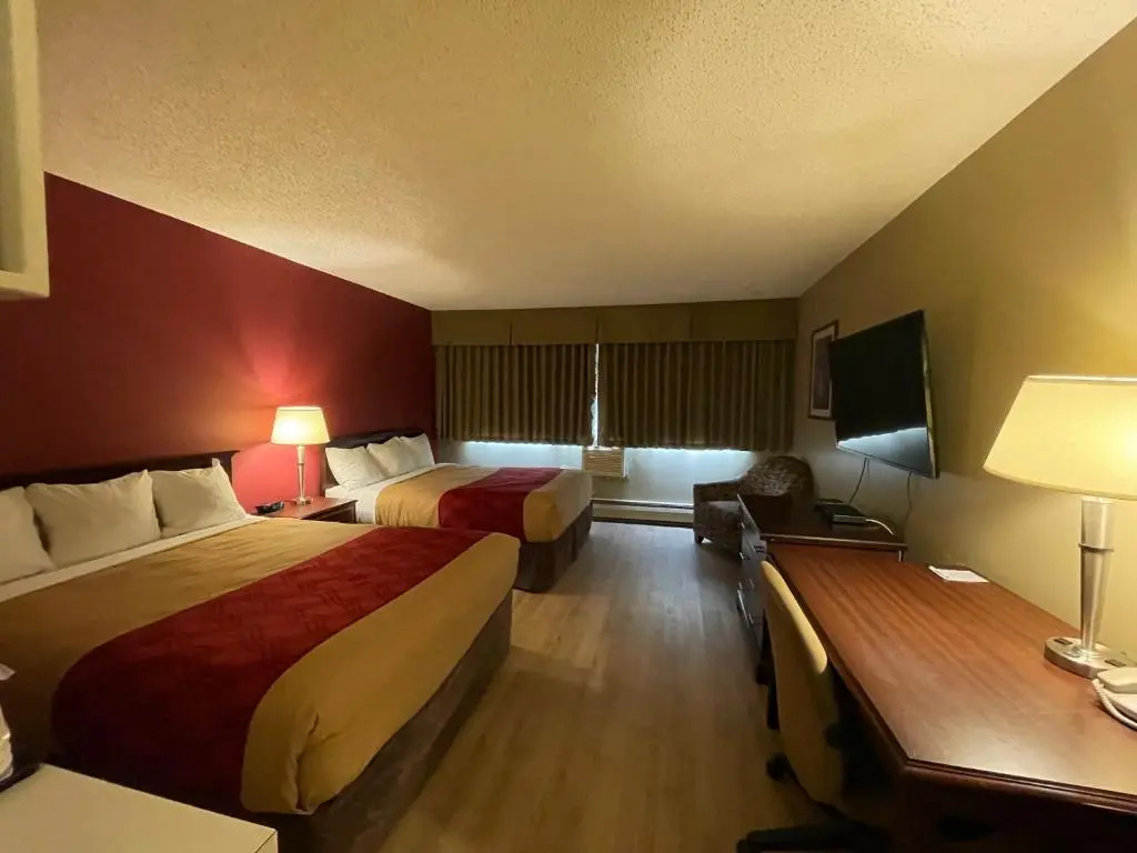 Deluxe Double room (full double bed)