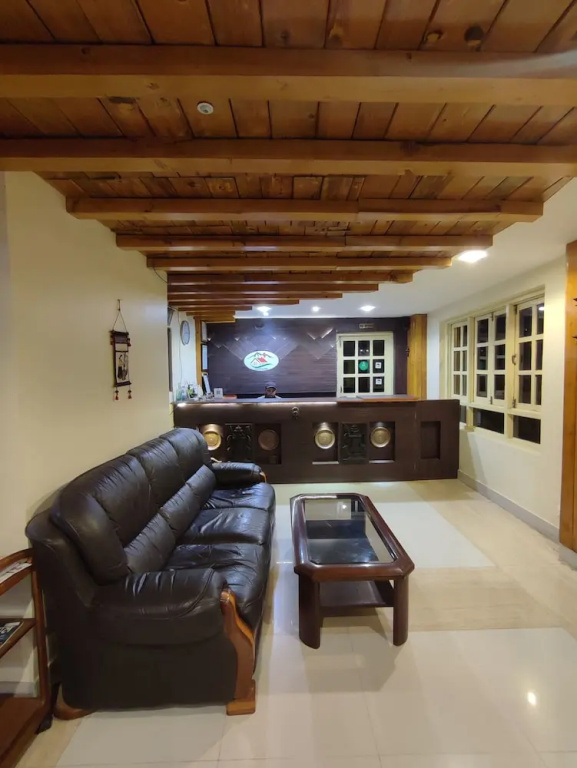 Lobby & Reception
