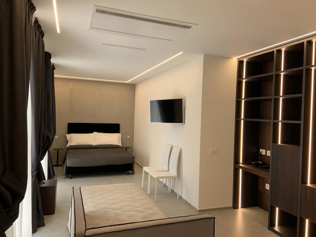 Hotel Commodore — 3