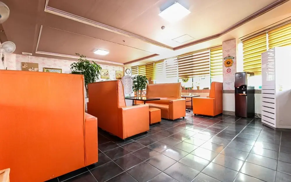Lobby & Reception