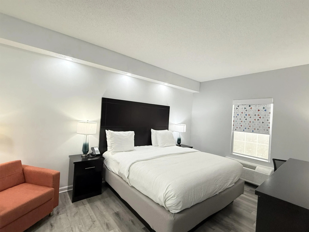 Standard Double room (full double bed)