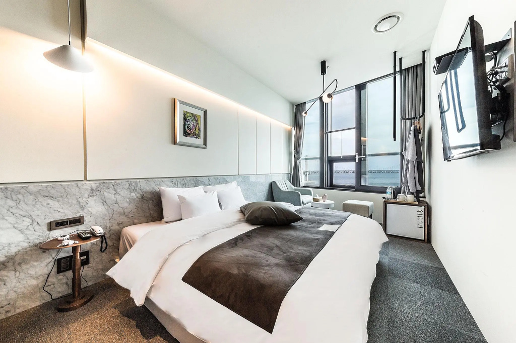 Standard Double room (full double bed)