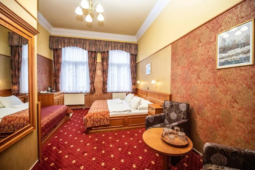 Standard Triple room
