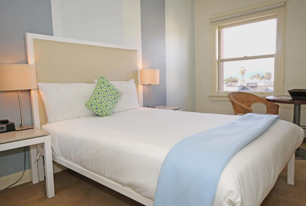Standard room with partial ocean view
