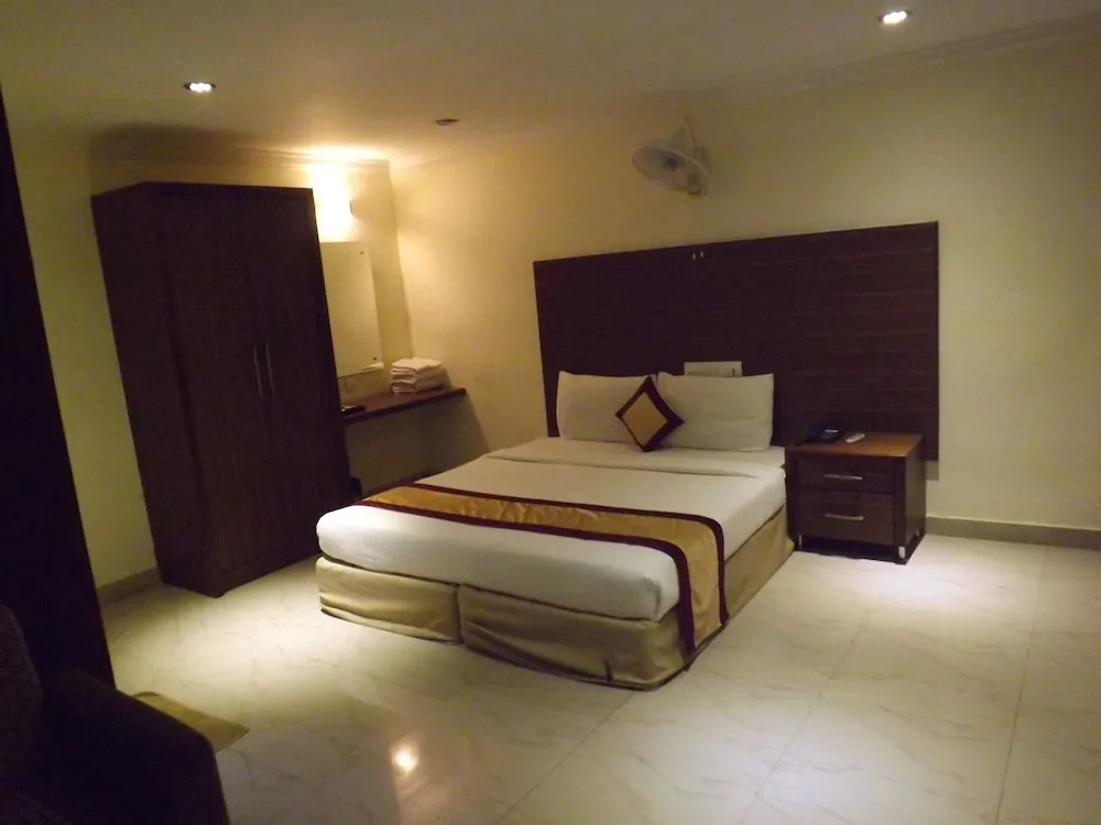 Castle International Premium Hotel - Chambres