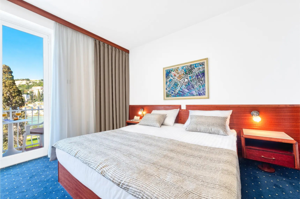 Standard Double room with balcony and with sea view (full double bed)