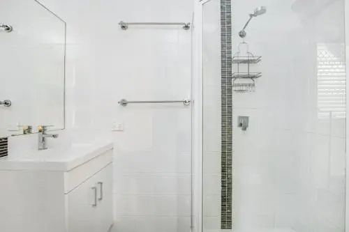 40 Rumbalara Avenue - Rainbow Beach, Entertain on the spacious verandah overlooking beautiful Rainbow Beach