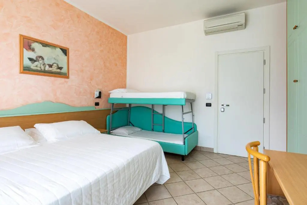 Standard Quadruple room with balcony