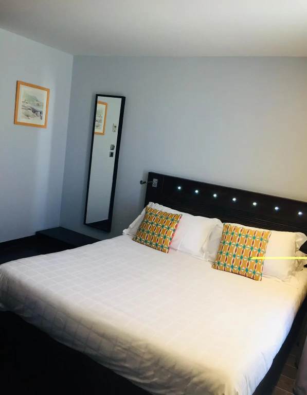 Standard room with city view