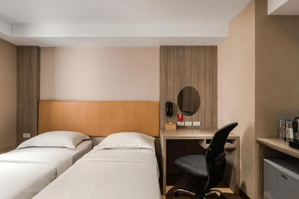 The Riverside Hotel International - Chambres