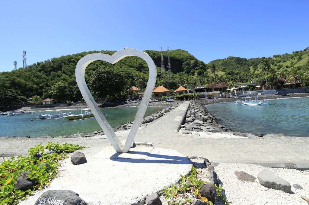 Beach & Waterfront