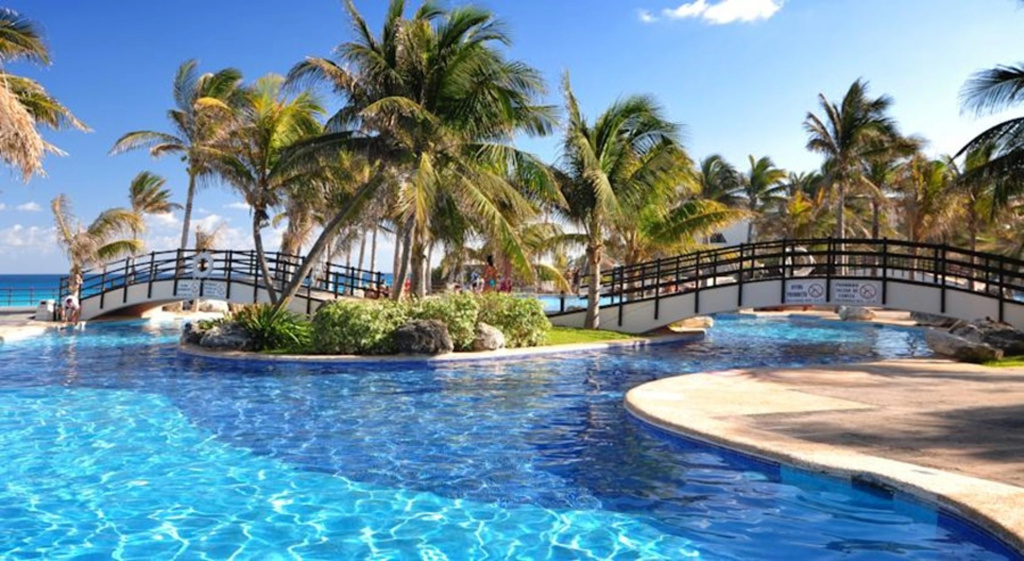Oasis Cancun Lite — 4