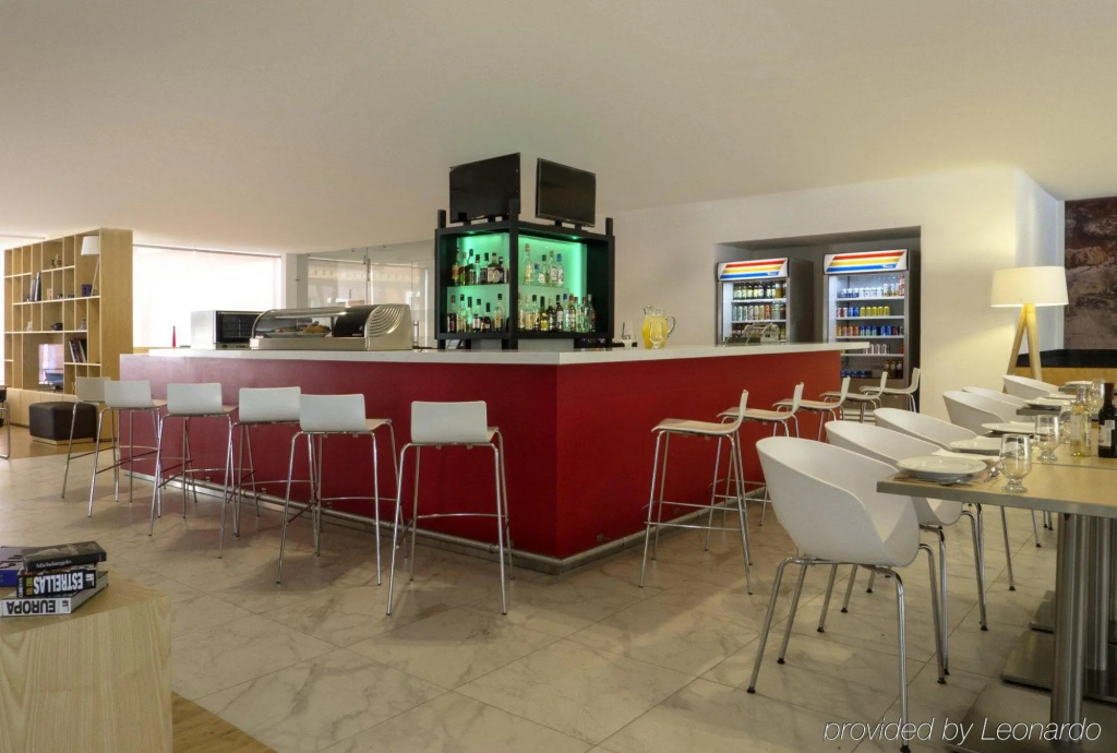 Food & Beverage