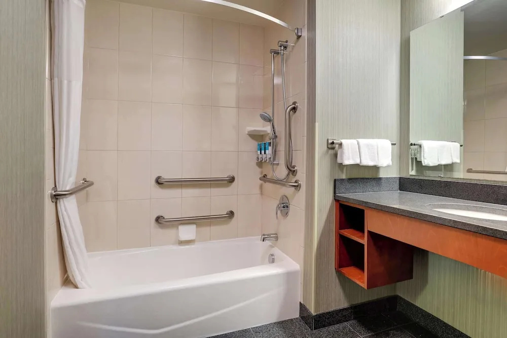 Drury Inn & Suites Grand Rapids - Chambres