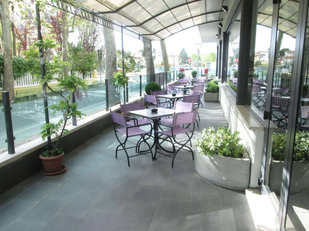 Hotel photo 11