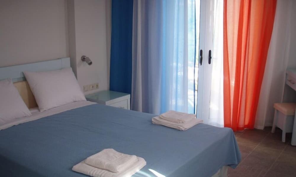 Hotel Phoenix — 3